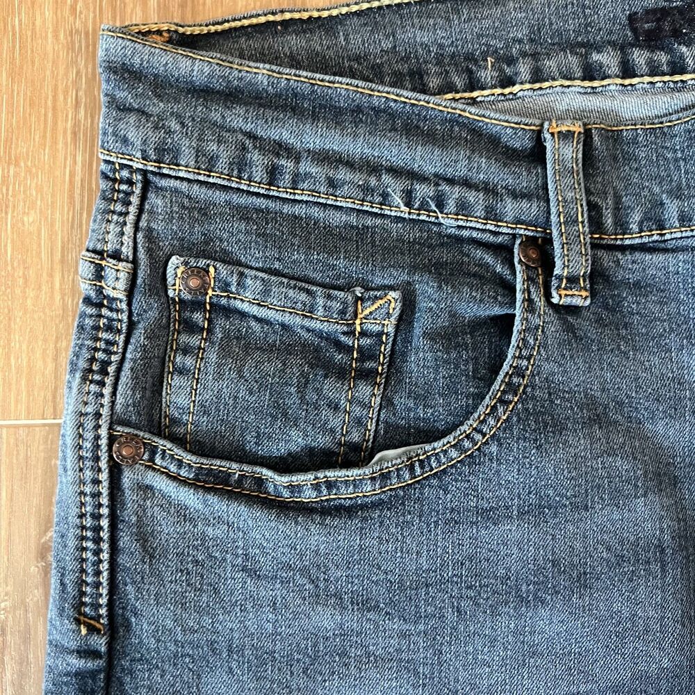 1 Pair of Mens Distressed Relaxed Stonewashed Jeans by FALLS CREEK sz 36 x 30 - Picture 4 of 4